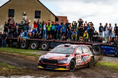 Na pražskou soutěžáckou afterparty se dvěma vozy